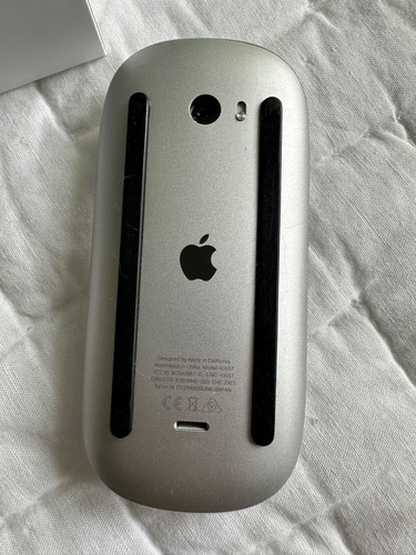 Apple Magic Mouse 2 A1657 Blanc Argent Rechargeable Multi-Touch Surface Optique - Photo 3/4