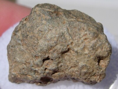 4.77 grams 20x15x12mm Lahmada 020 Lunar (feldsp. breccia) as found Meteorite COA