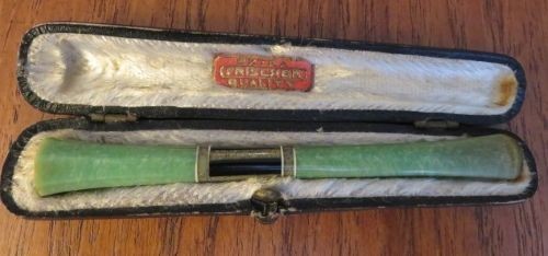 ~VINTAGE ART DECO EXTRA FRISCHER MARBLED-JADE BAKELITE CIGARETTE HOLDER & CASE~