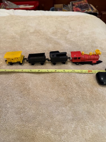 VINTAGE 1950? TRAIN LOCOMOTIVE AND CARS-MADE IN JAPAN - Picture 1 of 12