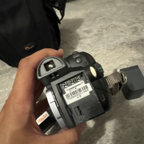 ๐น Canon ZR930 MiniDV Camcorder โ Fully Working w/ Accessories - Picture 3 of 12