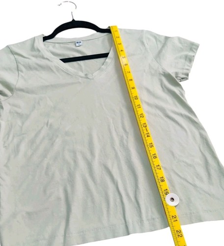Uniqlo Basic T Shirt Womens XS Khaki Beige V Neck Soft Cotton Tee Short Sleeve - Picture 6 of 6