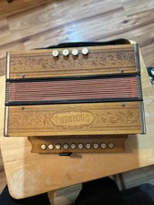 hohner ventage accordian ten button