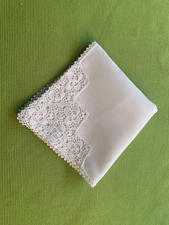 unique wh vint linen fine hand crocheted corner hankie laundered NU fine11" gift