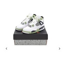 Air Jordan 4 Retro Women's Size 8.5 Seafoam Oil Green (AQ9129-103)