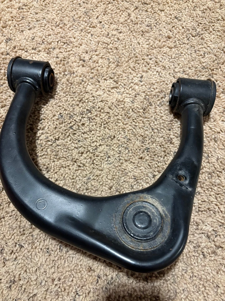 2007-2014 TOYOTA FJ CRUISER FRONT LEFT AND RIGHT UPPER CONTROL ARMS OEM - USED - Image 3 of 4