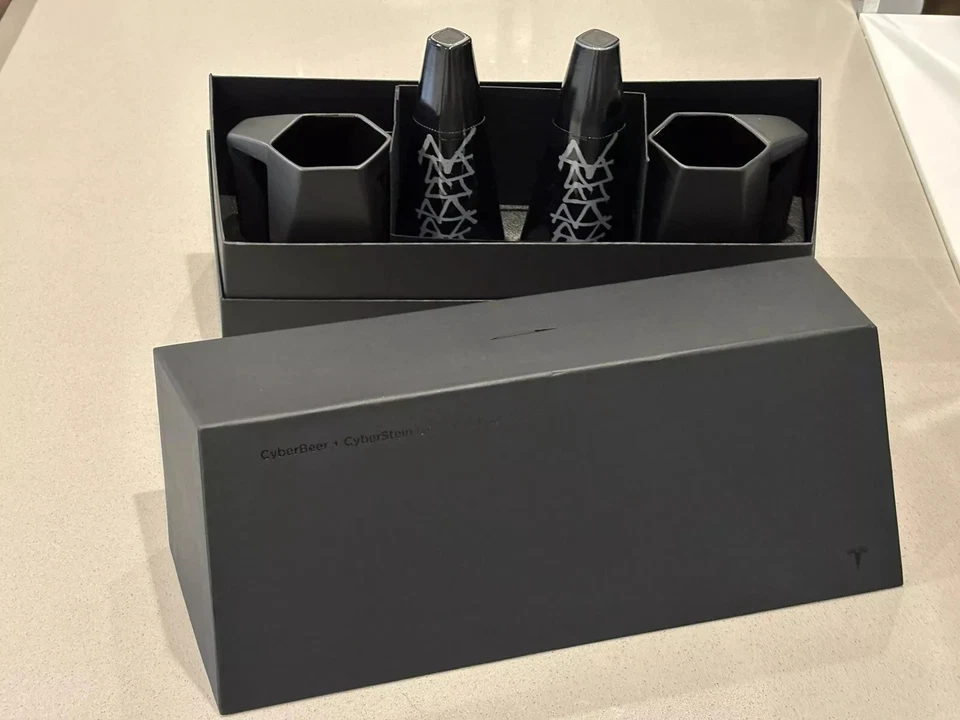 Tesla Cyber Stein CyberBeer Edición Limitada Juego Completo - Juego Coleccionable Foto 4 de 4