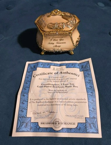 Bradford Exchange My Granddaughter I Love You Erbstück Porzellan Spieluhr mit Zertifikat - Bild 1 von 15