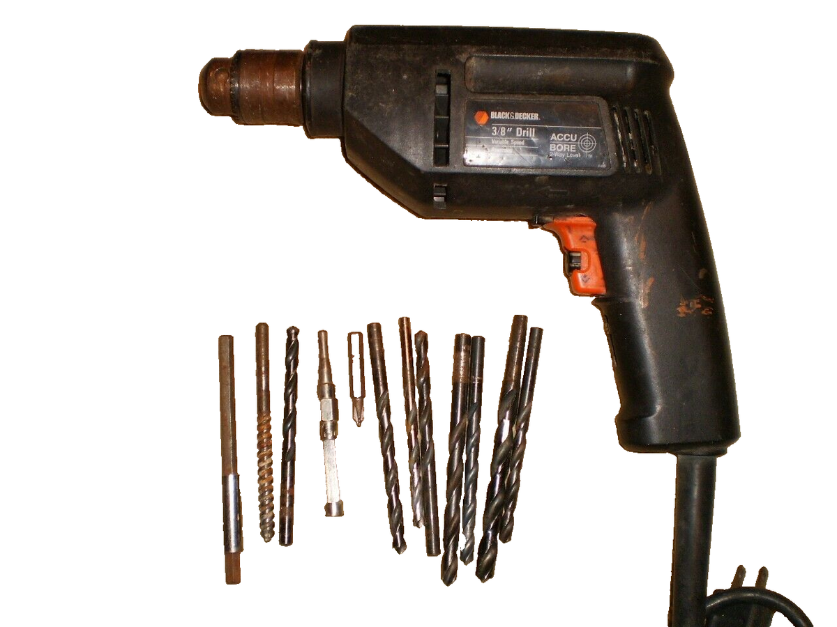 Black Decker 3/8” Corded Drill Model 7193 w/ drill bits/ no key
