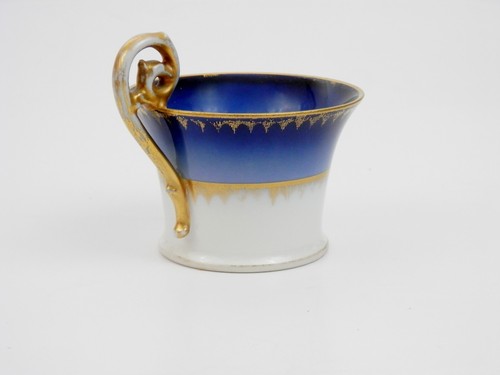 Taza de té y platillo vintage T&F Francia pequeña Demitasse azul blanco con adornos dorados - Imagen 4 de 8