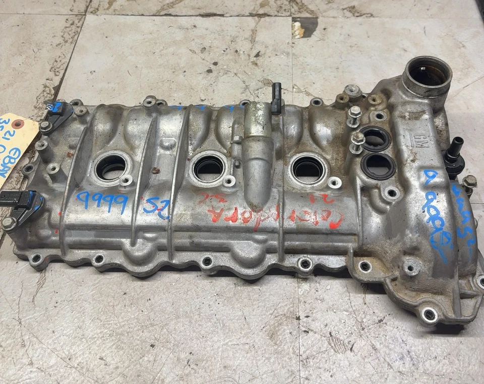 2017-2023 ACADIA 2017-2022 COLORADO CANYON 3.6L Driver Left Valve Cover Assembly - Image 2 of 4