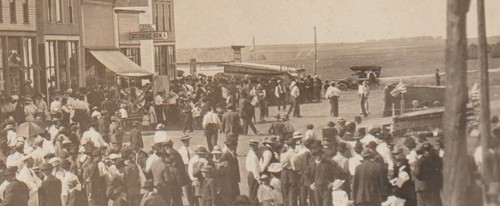 George IOWA RPPC 1912 MAIN STREET Crowd PICNIC DAY nr Sheldon Sibley Rock Rapids - Picture 2 of 3
