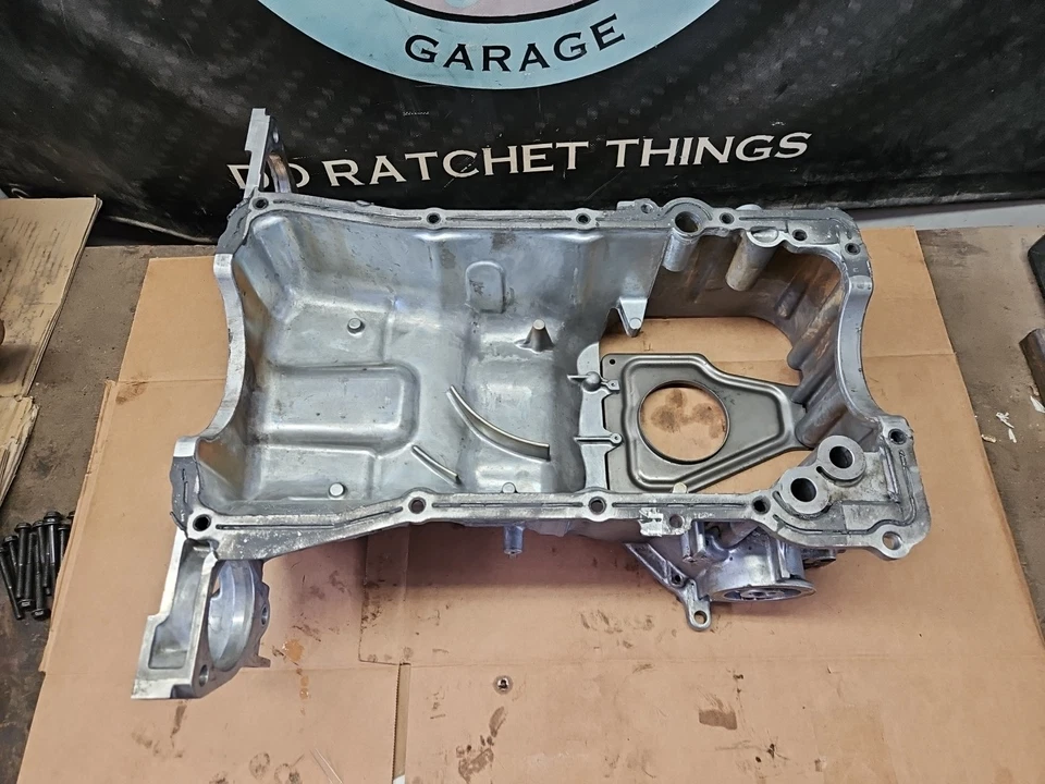 03-06 Infiniti G35 Nissan 350z VQ35DE Conjunto de cárter de aceite superior 11110-CD001 Foto 2 de 4