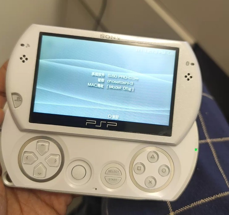 SONY - 新品  PSP GO Sony PSP GO PlayStation PortableGo Piano Black or Pearl White