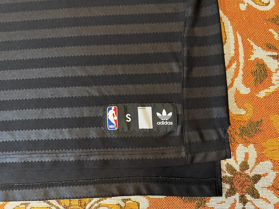 Camiseta deportiva Adidas ⌘ Sixers ⌘ Jrue Holiday #11 Philadelphia 76ers NBA - Talla S Foto 3 de 4