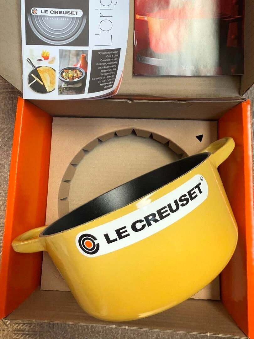 【美品】LE CREUSET　18cm Le Creuset cocotte rondo 18cm orange blossom rare Unused JP