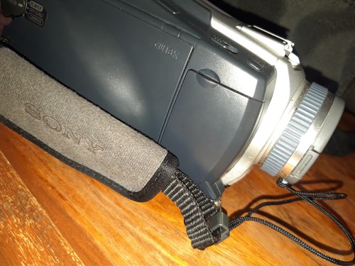 Sony Handycam DCR-TRV16E MiniDV Camcorder - TESTED & WORKING - Picture 19 of 24