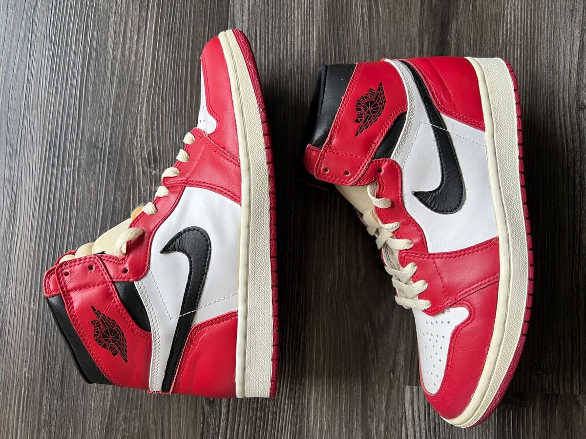 Size 10.5 - Jordan 1 Retro High Chicago 1994 (Includes box Size 10.5 - Jordan 1 Retro High Chicago 1994 (Includes box