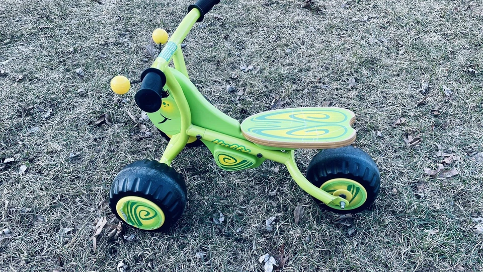 Huffy Green ü Grasshopper 三轮滑板车 — 第 2/4 张图片