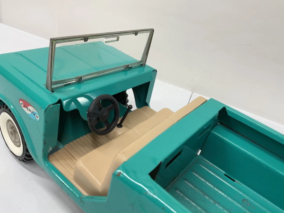 VINTAGE PRESSED STEEL STRUCTO FARMS JEEP AND HORSE TRAILER - Image 3 of 4