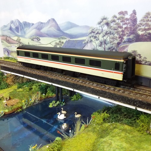 Hornby R4463B (OO) BR MK2D Open Standard Coach '5657' Intercity Livery. | Condition: Used
