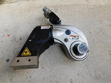 SPX FLOW TWHC6  1-1/2" DRIVE HYDRAULIC TORQUE WRENCH RATED AT 6,000 FT/LBS TORQU