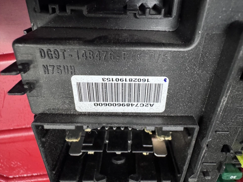 16 2016 Ford Explorer módulo de controle de carroceria caixa de fusíveis cabine interior gu5t15604bah - Imagem 3 de 4