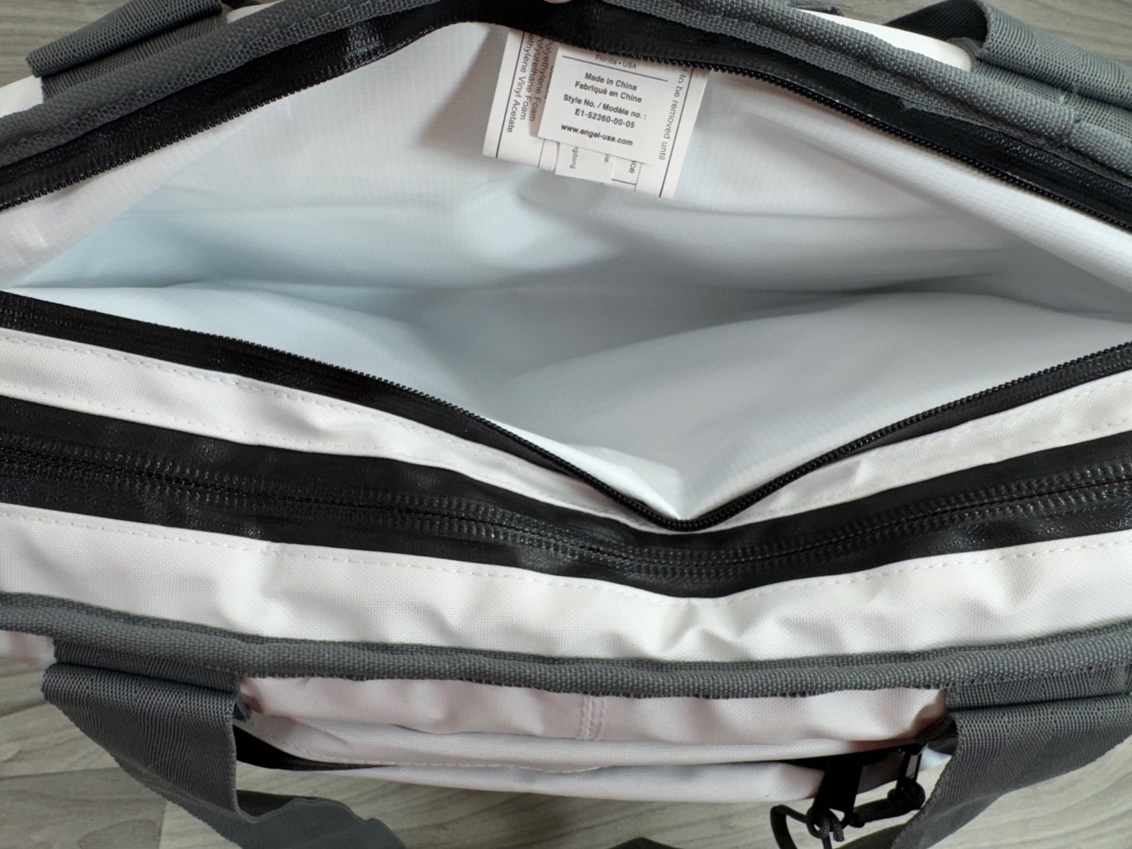 ENGEL ADVENTURE GEAR BACKPACK COOLER INSULATED BAG WHITE GREY SOFT NICE SHAPE