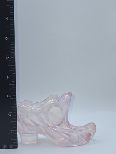 Scarpa pantofola in vetro design vortice carnevale rosa iridescente Fenton anni 90 • 5"L - Foto 12 di 13
