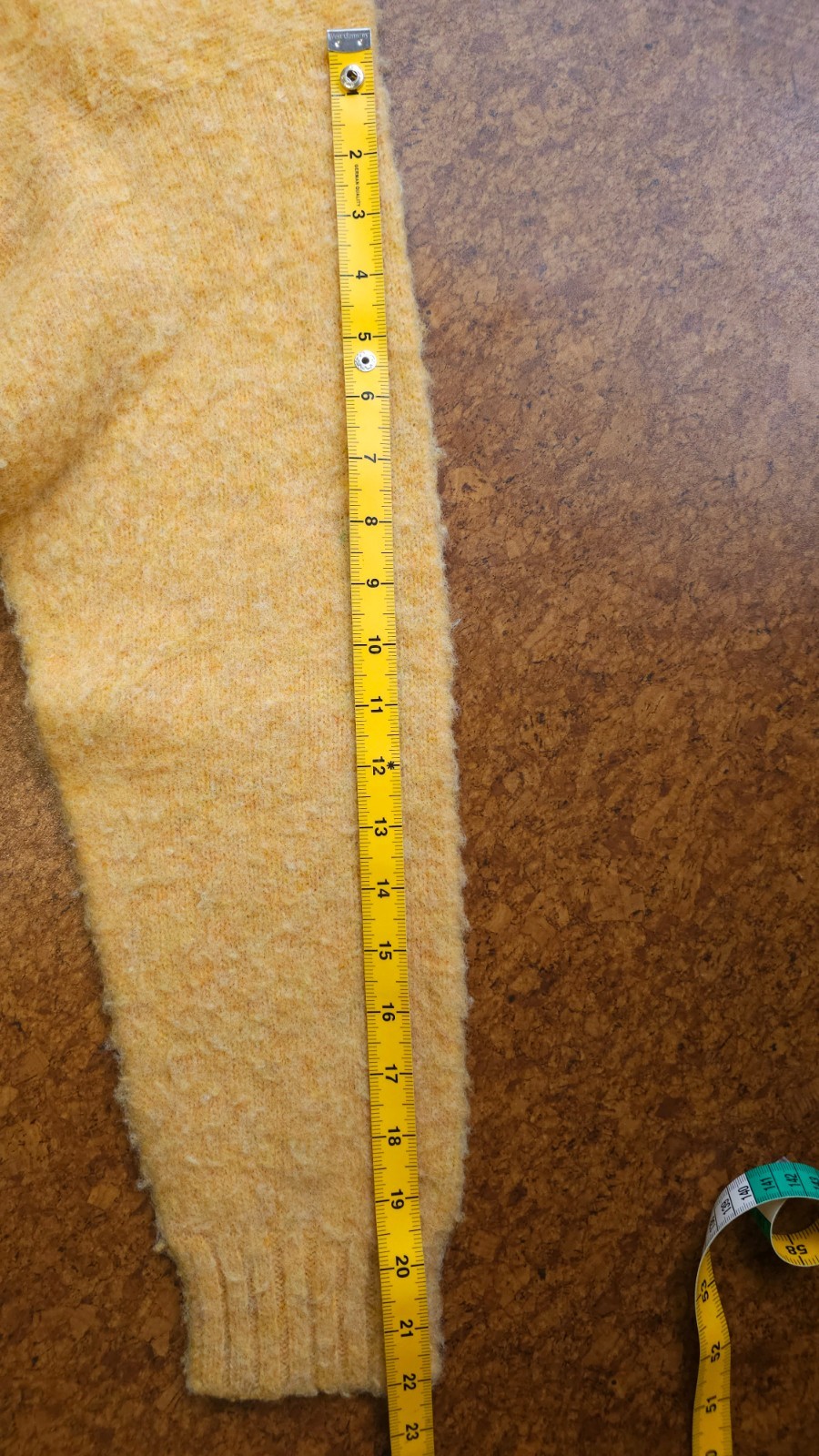 BEAMS Plus Made in Scotland Shetland Shaggy Dog Seamless Sweater Gold Small