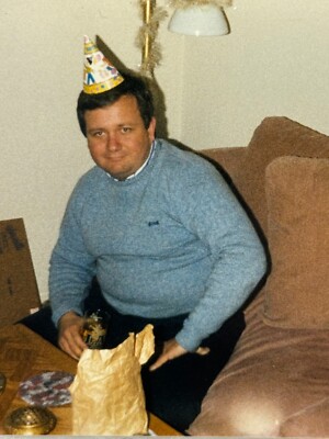 2S Photograph Cute Chubby Guy Smiles Alone At Party On Couch By Himself 1980's