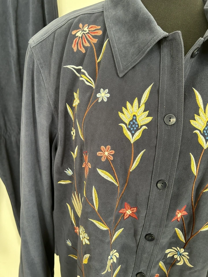 Nuevo Susan Graver Bordado Boho Floral Azul Camisa Chaqueta Pantalón Conjunto Talla 2X Foto 3 de 4