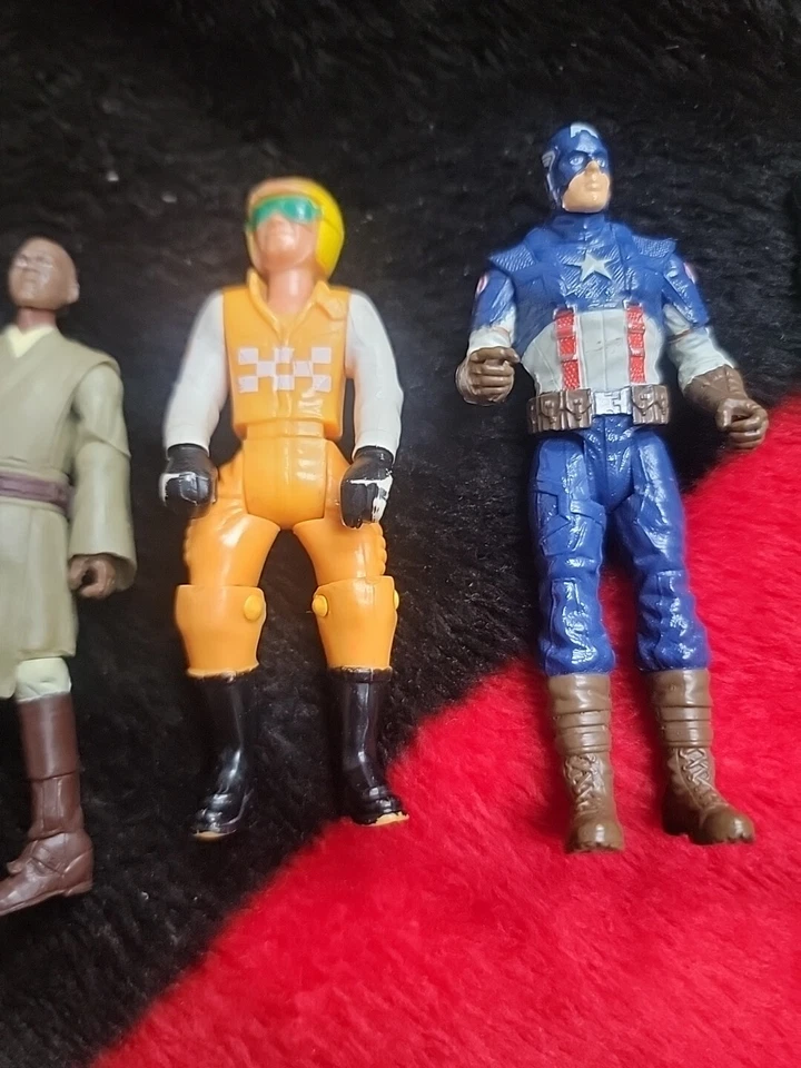 Lote misto de 5 bonecos colecionáveis - Imagem 3 de 4