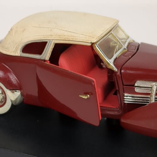 Signature Models 1937 Cord 812 Supercharged Coupe Burgundy 1:32 Scale Diecast - Picture 8 of 10