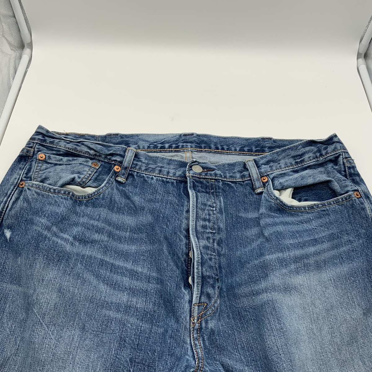 Levi’s dodojean 501 Levi's 501 40 x 32 Button Fly Medium Rinse Blue Jeans Red