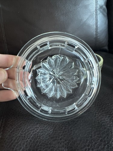 Clear Glass Spiral Juicer Reamer With Handle Pour Bowl Spout - Picture 6 of 10