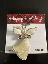 Happy Holidays Angel With Heart Christmas Broche