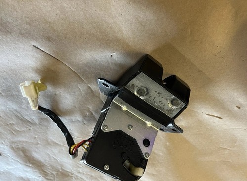 2013 KIA RIO Mk3 (UB) 5 Door Hatchback Tailgate Lock Assembly - Picture 2 of 8