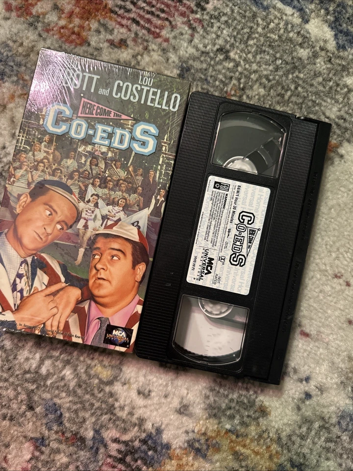 Here Comes the Co-Eds - Abbott and Costello (VHS, 1993) - Image 4 of 4