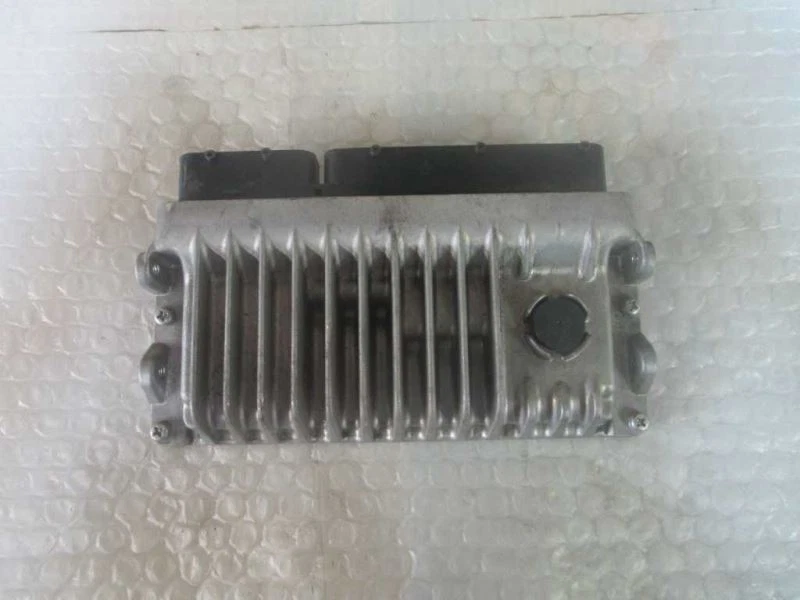 Módulo de control ECM del motor compatible con 13-14 LEXUS ES300H 89661-33L20 8966133L20 Foto 4 de 4
