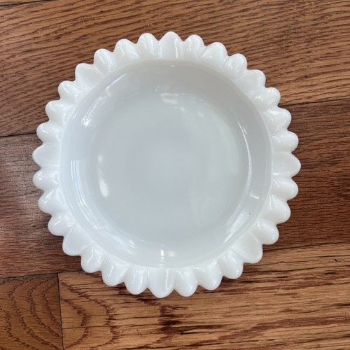 HAZEL ATLAS White Milk Glass Daisy Sunflower Ashtray Trinket Dish - Picture 1 of 5