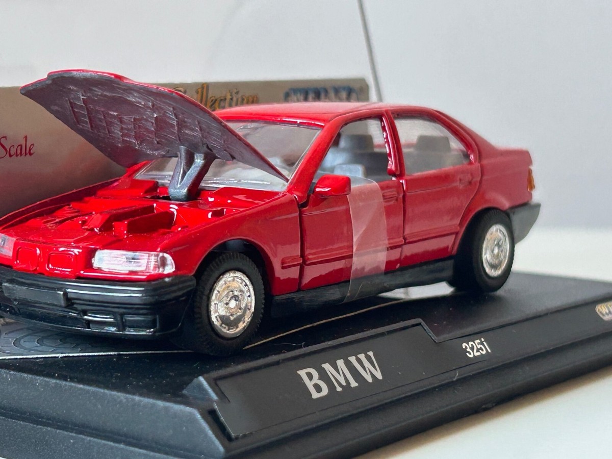 (送料込み)【1/36ダイキャストカー】BMW325i【ボンネット開閉】 BMWおたっきーず！我が家の325i