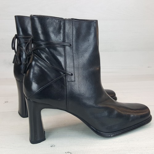 Apostrophe Rudi Women's 9.5 Black Leather Zipper Bootie Heels w Bows NEW 88406 - Picture 2 of 12