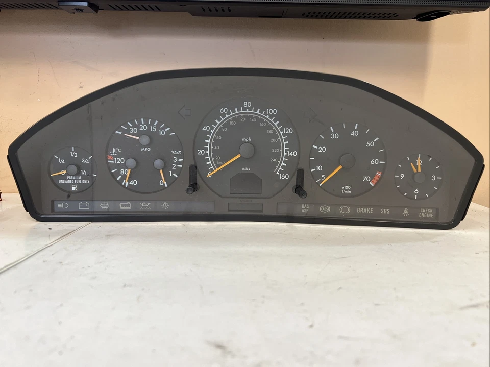 Cuadro de instrumentos velocímetro 1999 panel de instrumentos Mercedes S320 182767 millas Foto 4 de 4