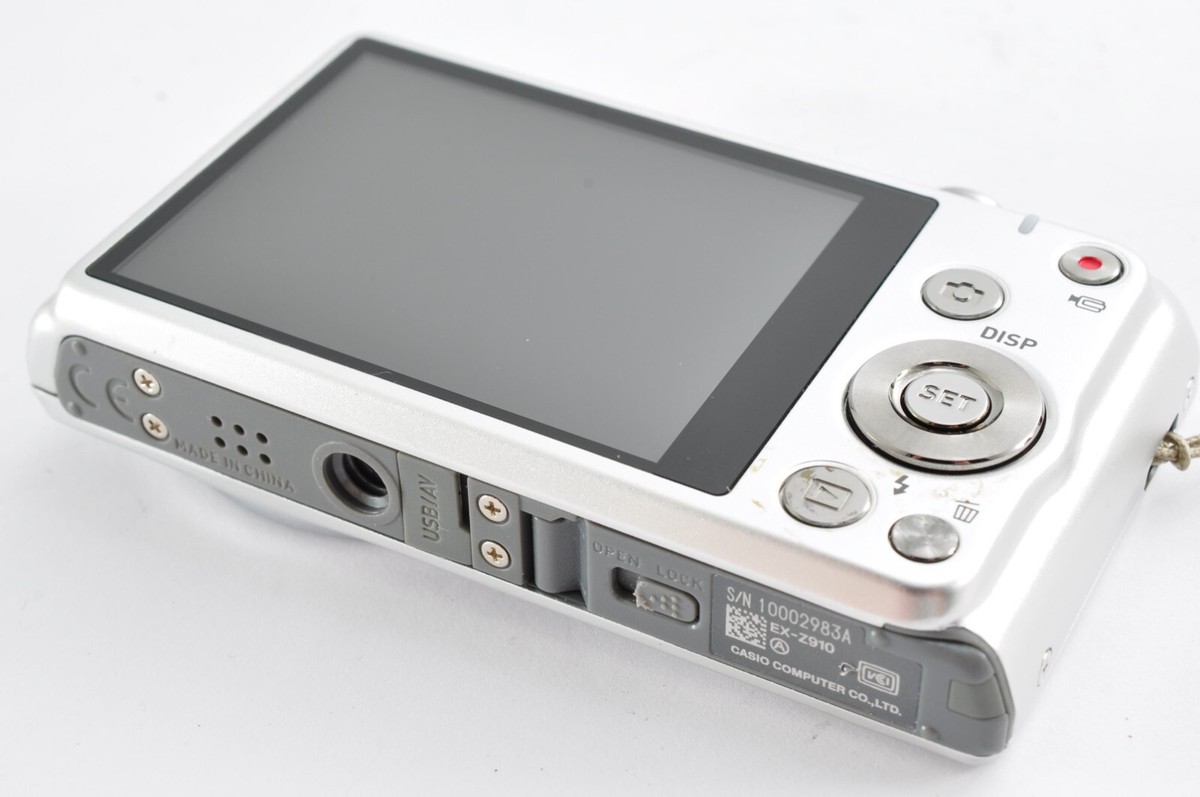 Casio Exilim EX-Z910 16.1MP Silver Digital Camera [Exc+5