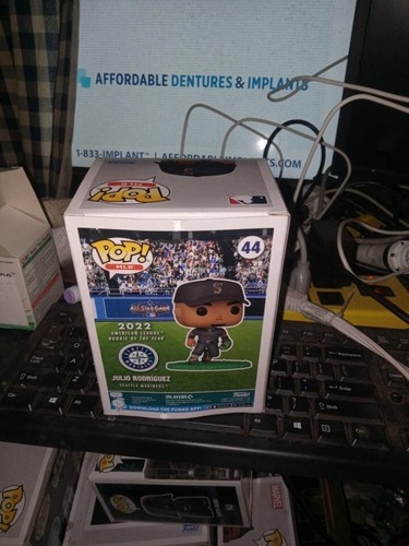Funko pop! Seattle Mariners JULIO RODRIGUEZ #44 Funko Shop Exclusive - Picture 2 of 4