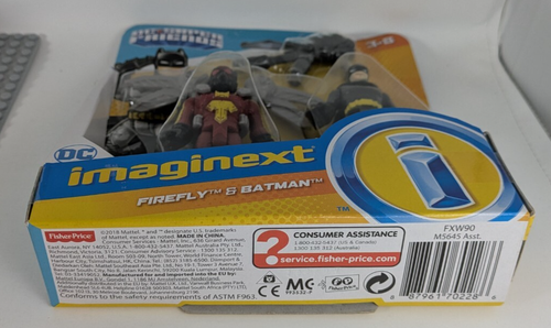 Imaginext DC Super Friends Firefly & Batman Action Figures FXW90 - Picture 3 of 3