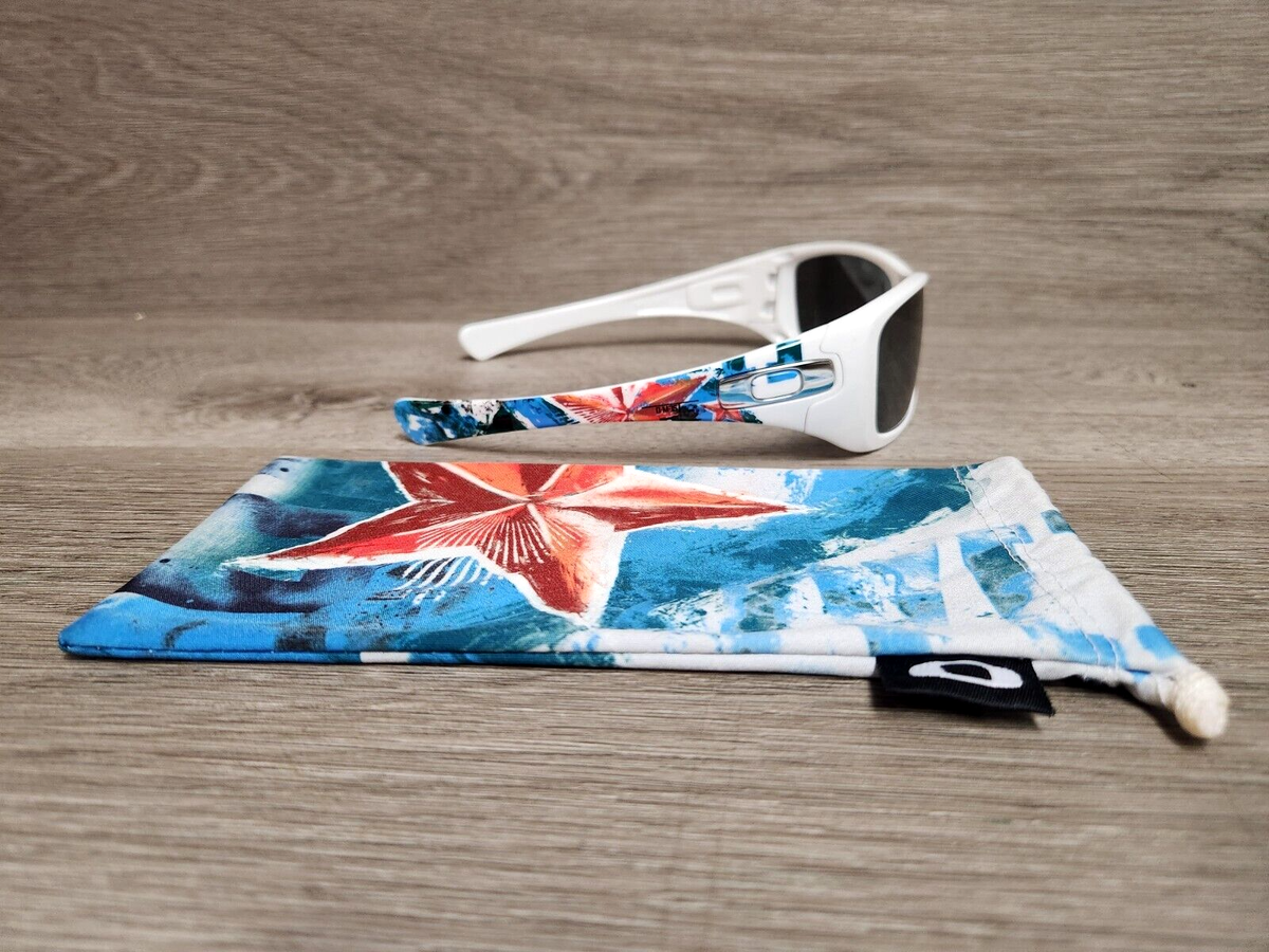 Oakley Hijinx Propaganda White/Polarized Black Iridium 24 Oakley Hijinx Propaganda White/Polarized Black Iridium 24