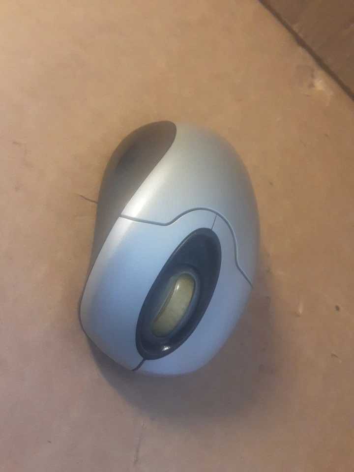 Microsoft Wireless Optical Mouse 2.0 1008 Grey/Black (NO RECEIVER) - Image 4 of 4