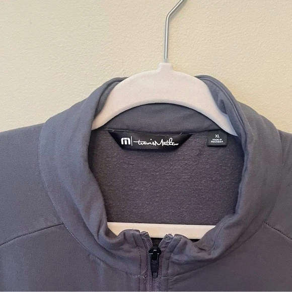 Pullover de golf Travis Mathew 1/4 cremallera rendimiento gris para hombre talla XL Foto 3 de 4